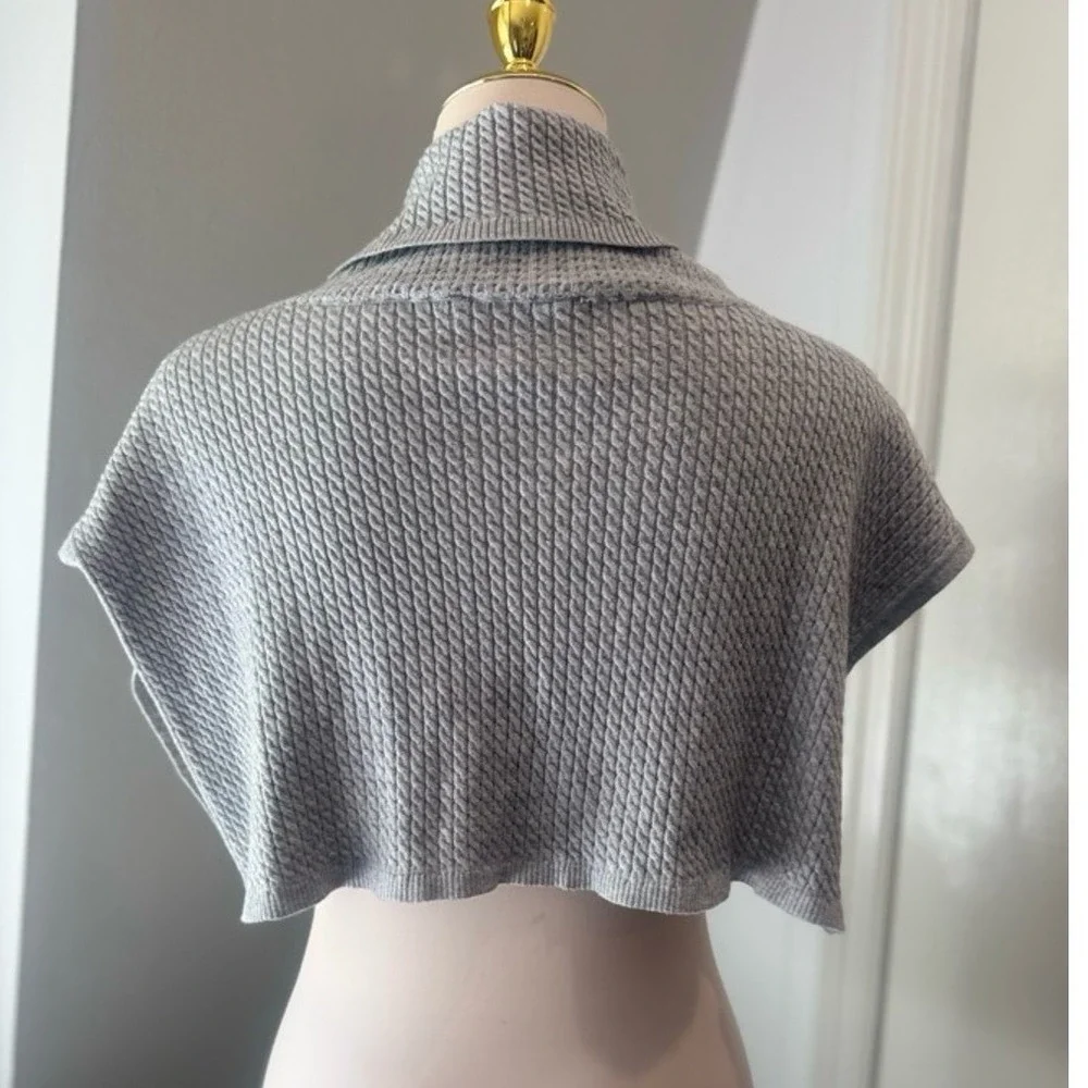 WeWoreWhat Gray Sweater Vest Cable Knit Cropped Chic |‎ S/M